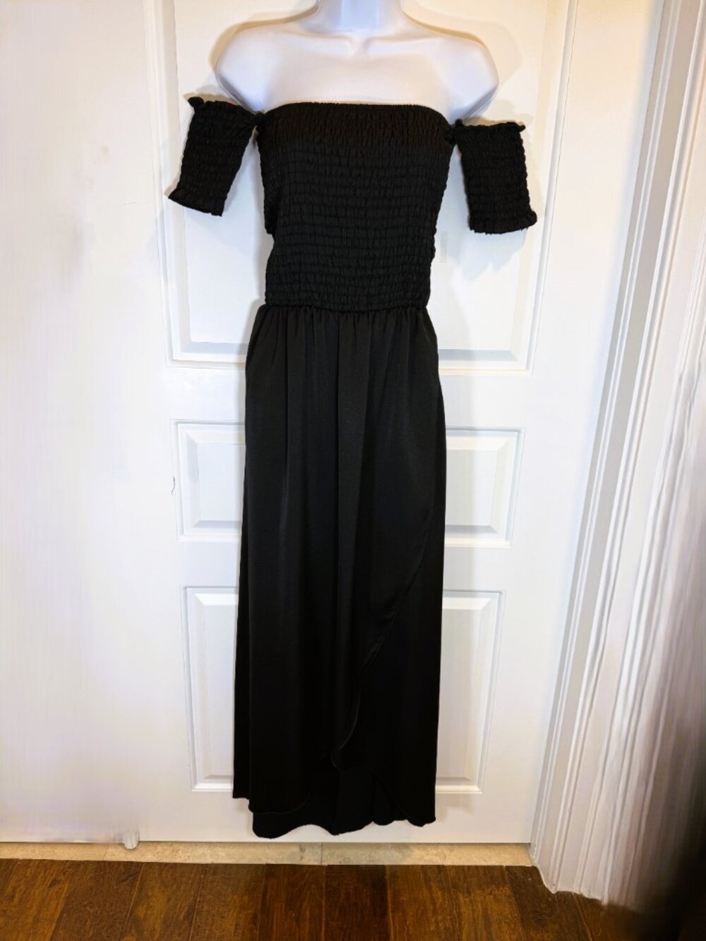 PARISIAN Black Off Shoulder Smocked Maxi Dress Size Medium Made in Italy - Picture 2 of 12